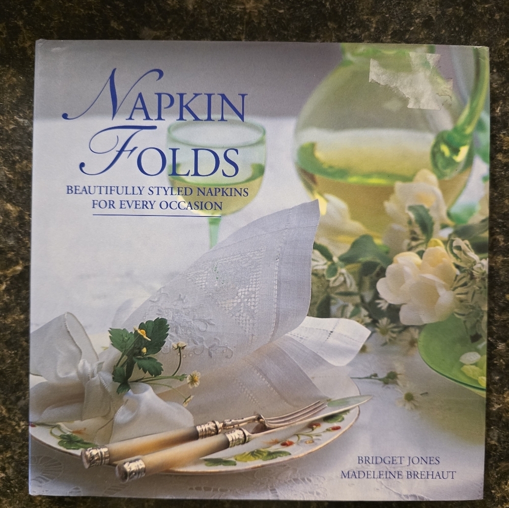 💥4 for $25💥 Napkin Folds Hardcover Book